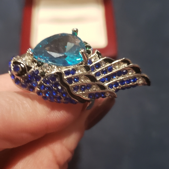 Ladies Large peacock sapphire fashion ring - Picture 3 of 9